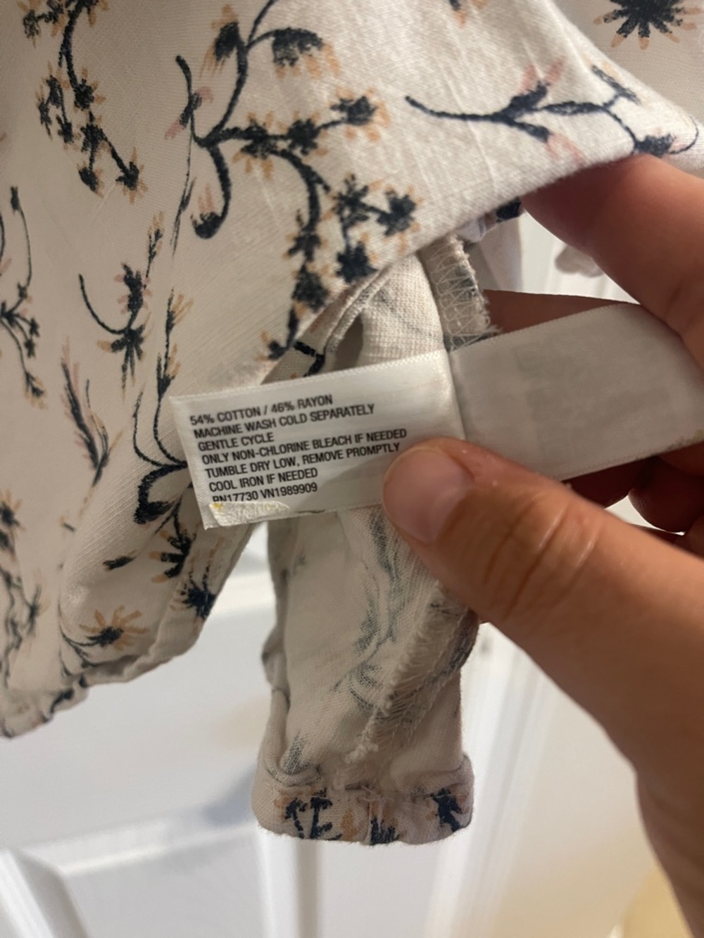 Universal Thread Cream V-Neck Floral Tunic Dress - Picture 3 of 4